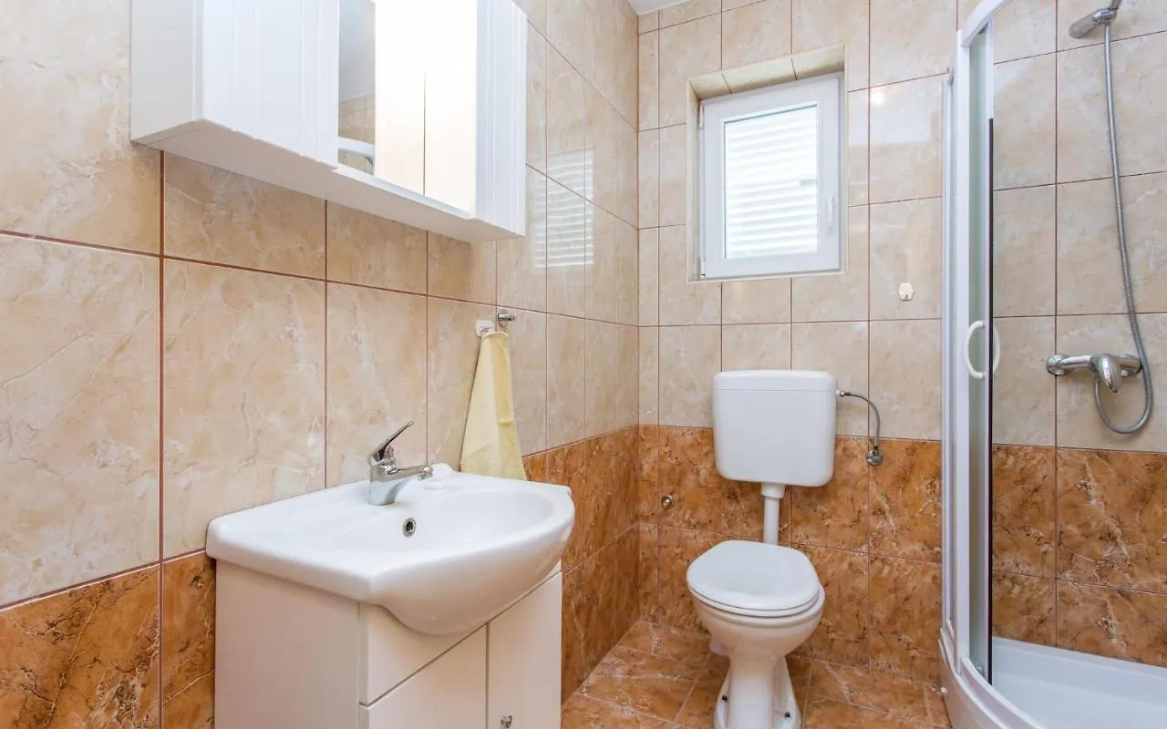 Apartment In Silo/Insel Krk 13580
