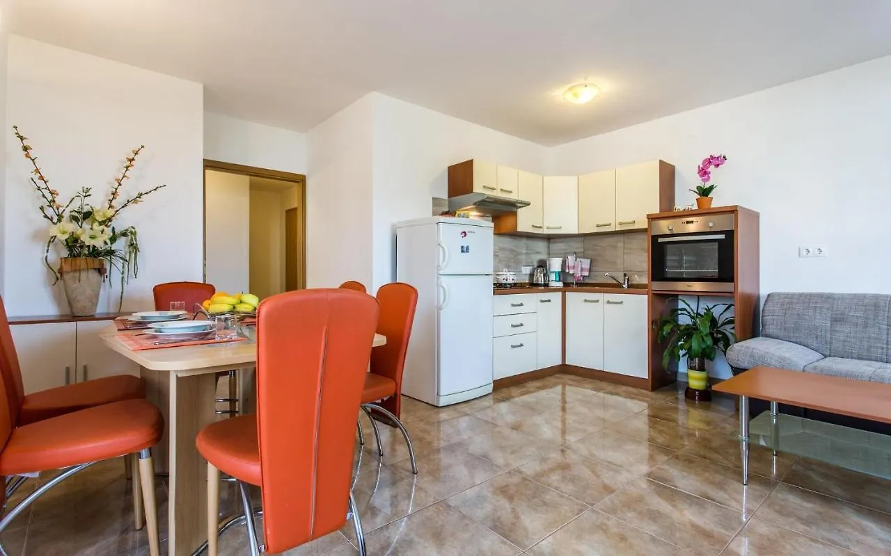 Apartment In Silo/Insel Krk 13580  Šilo
