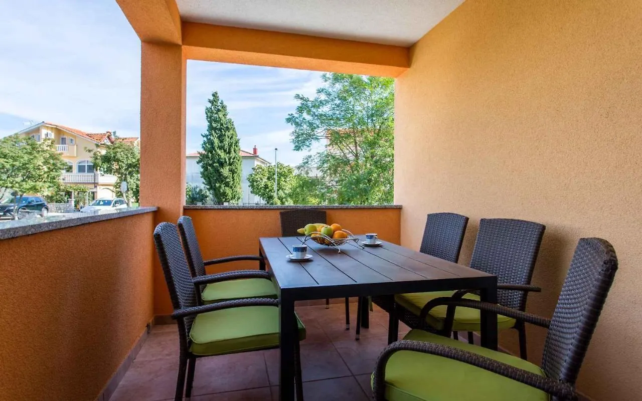 Apartment In Silo/Insel Krk 13580